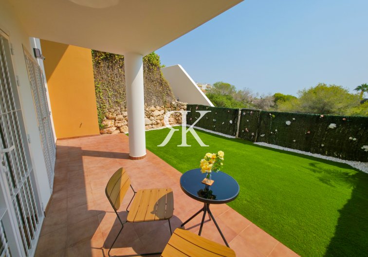 Resale - Apartment - Villamartin - Costa Blanca