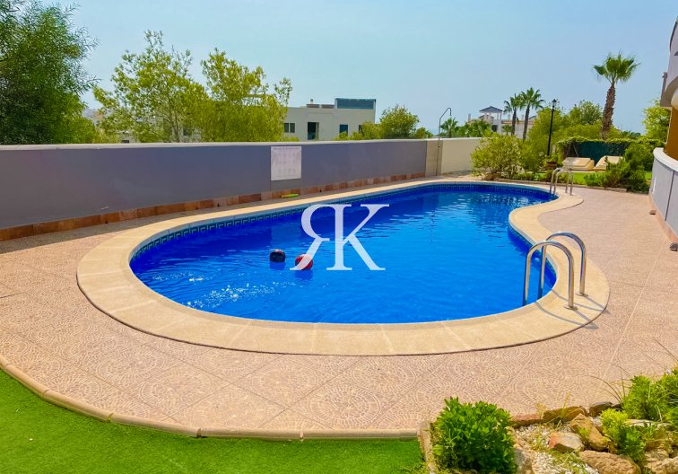 Resale - Apartment - Villamartin - Costa Blanca