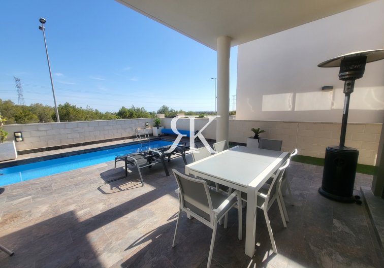 Revente - villa - Orihuela Costa - Costa Blanca