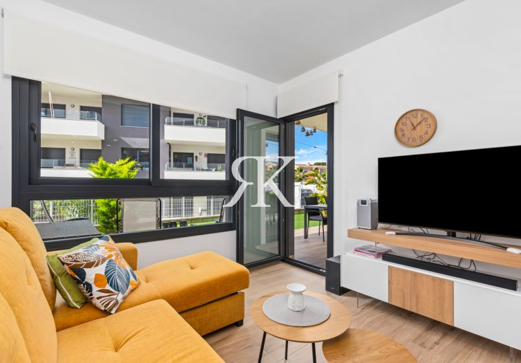 Resale - Apartment - Villamartin - Costa Blanca