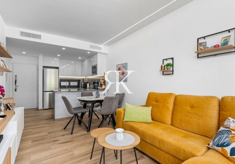 Resale - Apartment - Villamartin - Costa Blanca