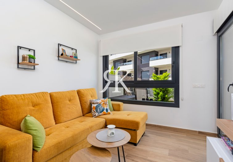 Resale - Apartment - Villamartin - Costa Blanca