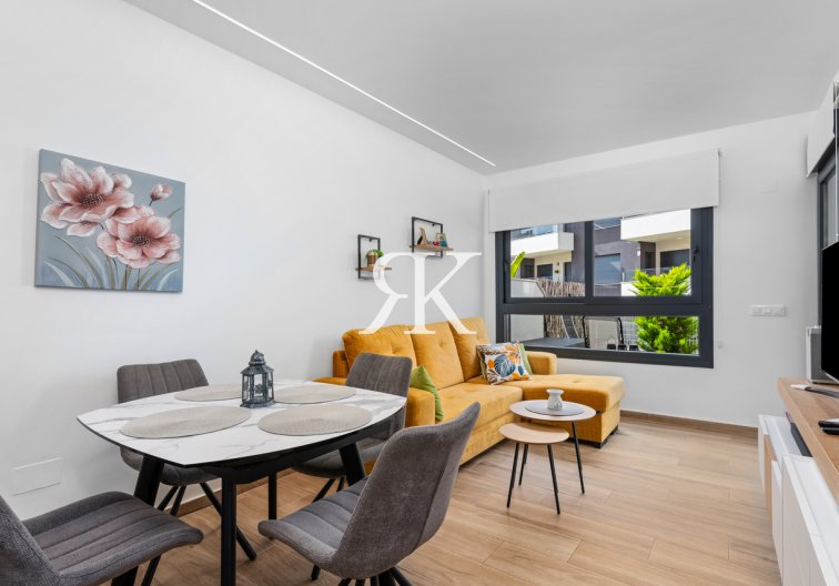 Resale - Apartment - Villamartin - Costa Blanca