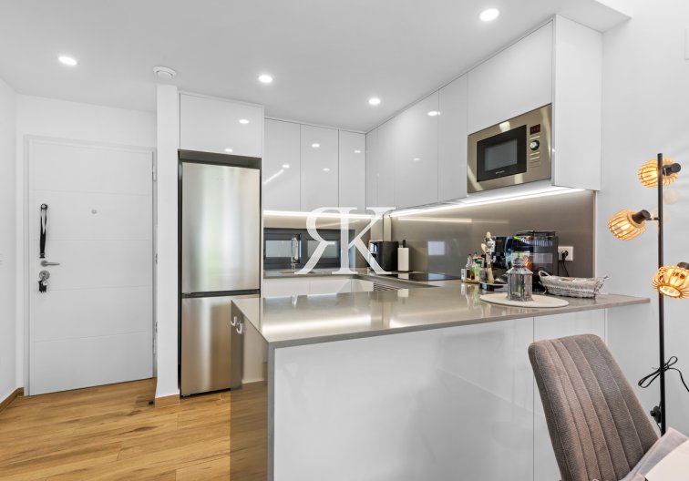 Resale - Apartment - Villamartin - Costa Blanca