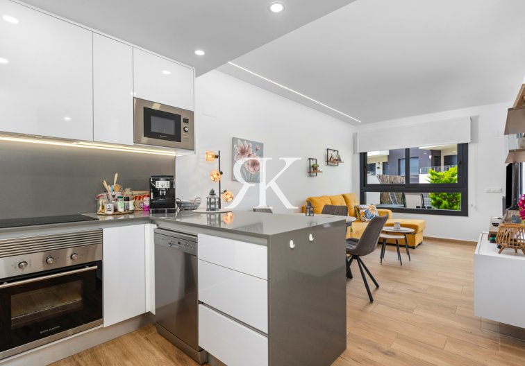 Resale - Apartment - Villamartin - Costa Blanca