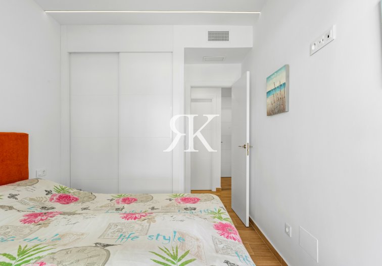 Resale - Apartment - Villamartin - Costa Blanca