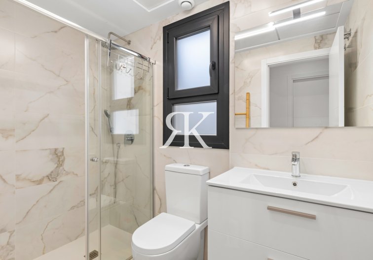 Resale - Apartment - Villamartin - Costa Blanca