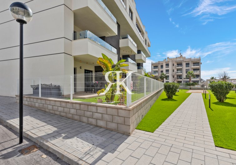 Resale - Apartment - Villamartin - Costa Blanca