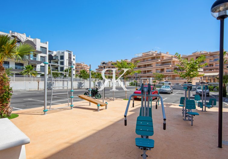 Resale - Apartment - Villamartin - Costa Blanca