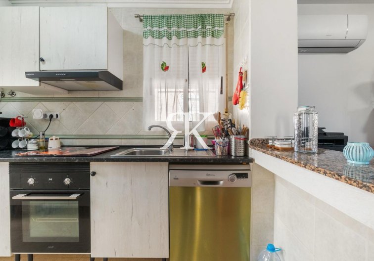 Resale - villa - Orihuela Costa - Costa Blanca