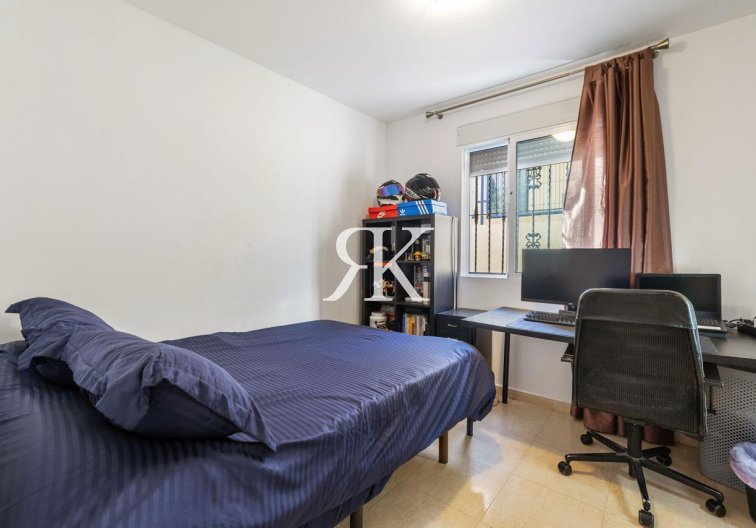 Resale - villa - Orihuela Costa - Costa Blanca