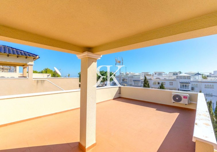 Resale - villa - Orihuela Costa - Costa Blanca