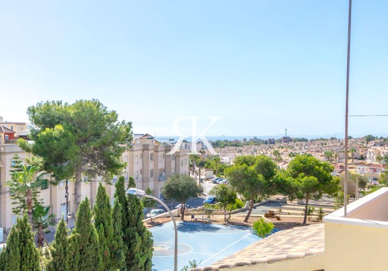 Resale - villa - Orihuela Costa - Costa Blanca