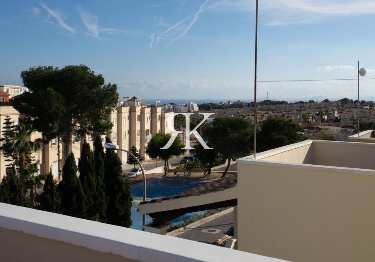 Resale - villa - Orihuela Costa - Costa Blanca