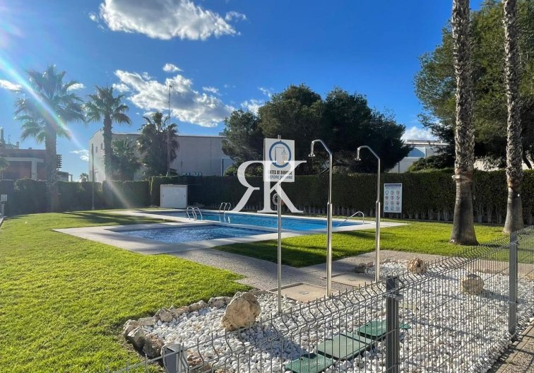 Herverkoop - villa - Villamartin - Costa Blanca