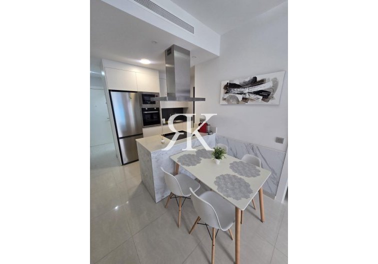 Segunda mano - Apartamento  - Torrevieja - Estacion De Autobuses