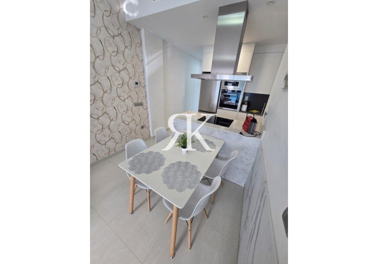 Segunda mano - Apartamento  - Torrevieja - Estacion De Autobuses