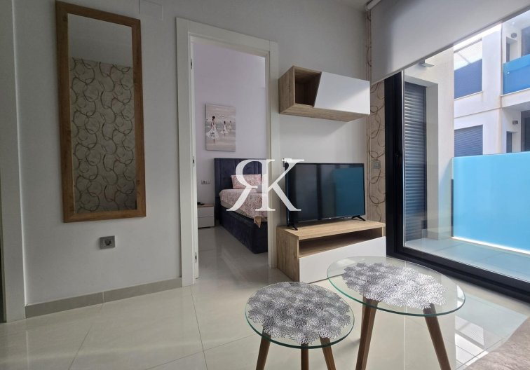 Segunda mano - Apartamento  - Torrevieja - Estacion De Autobuses