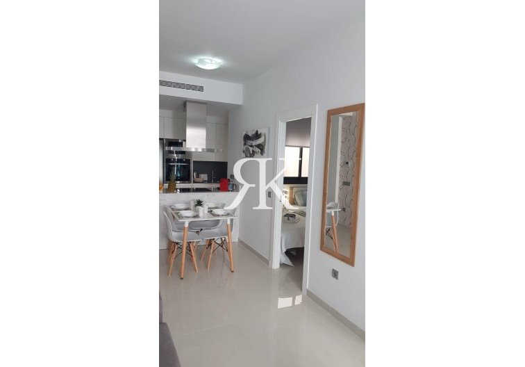 Segunda mano - Apartamento  - Torrevieja - Estacion De Autobuses