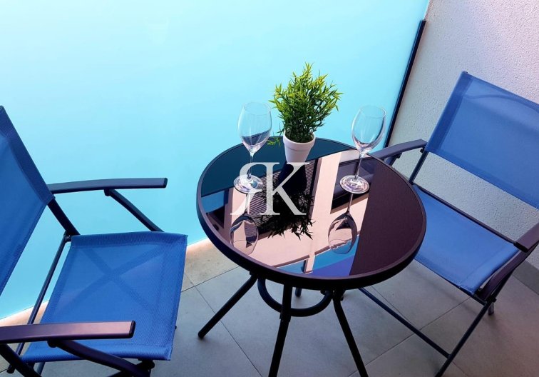 Segunda mano - Apartamento  - Torrevieja - Estacion De Autobuses