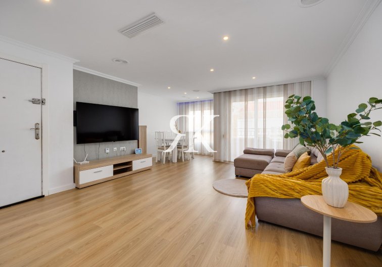 Segunda mano - Apartamento  - Torrevieja - Centro