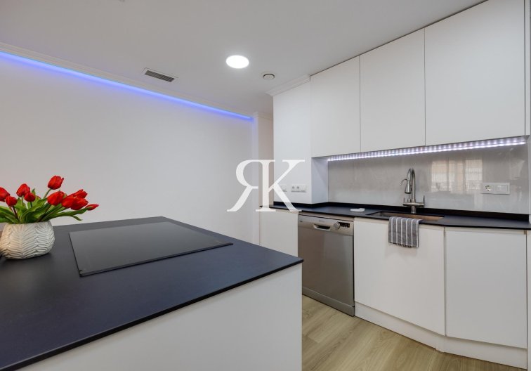 Segunda mano - Apartamento  - Torrevieja - Centro