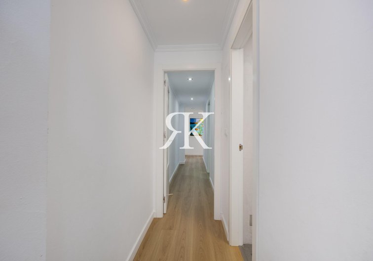 Segunda mano - Apartamento  - Torrevieja - Centro