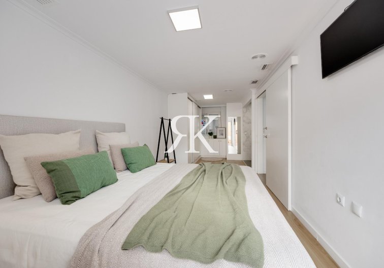 Segunda mano - Apartamento  - Torrevieja - Centro