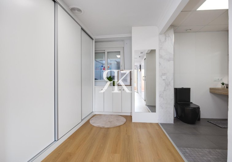 Segunda mano - Apartamento  - Torrevieja - Centro