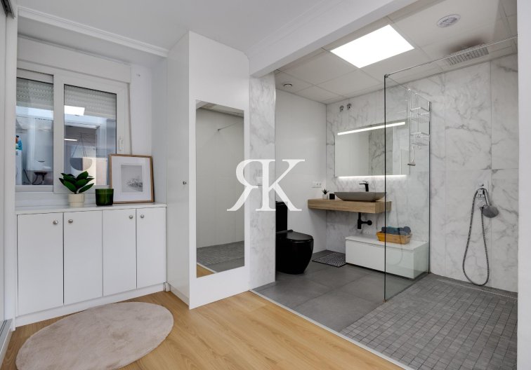 Segunda mano - Apartamento  - Torrevieja - Centro