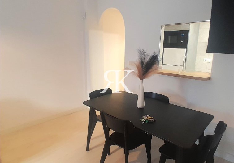 Segunda mano - Apartamento  - Torrevieja - Centro