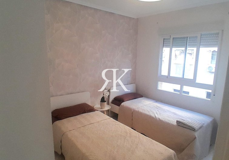 Segunda mano - Apartamento  - Torrevieja - Centro