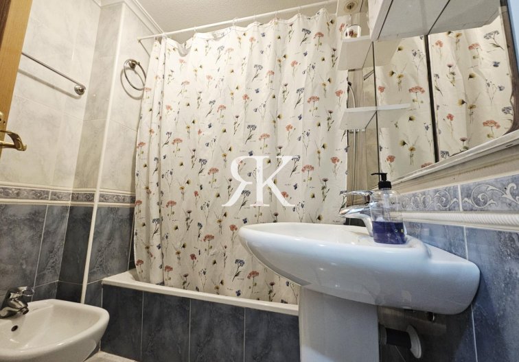 Resale - Apartment - Torrevieja - Estacion De Autobuses