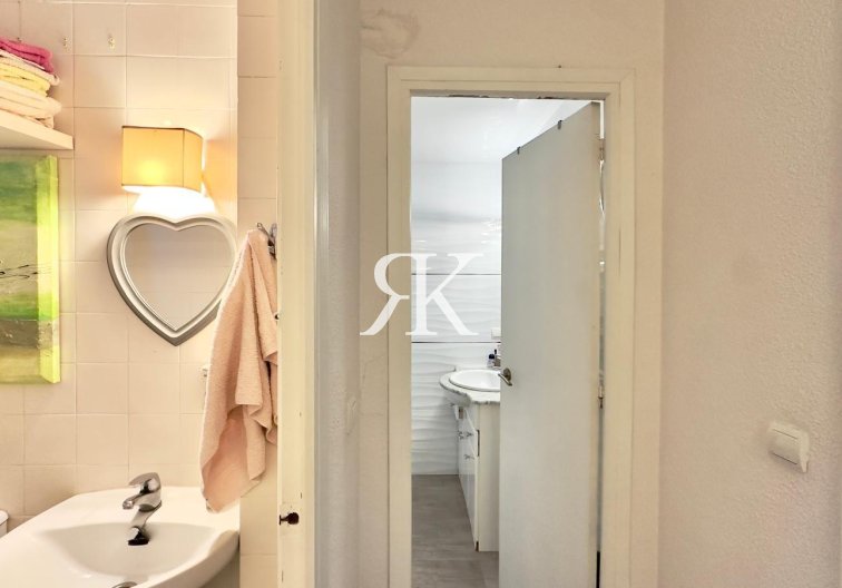 Segunda mano - Apartamento  - Torrevieja - Centro