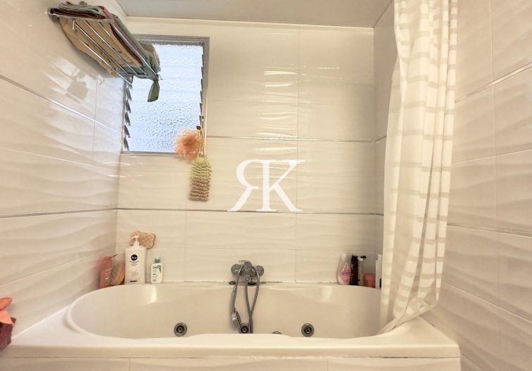 Segunda mano - Apartamento  - Torrevieja - Centro