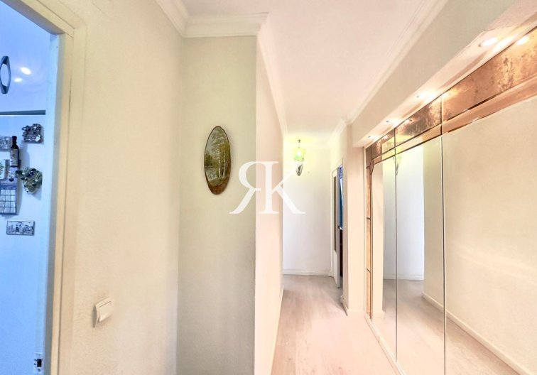 Segunda mano - Apartamento  - Torrevieja - Centro