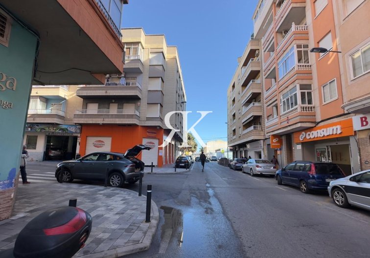 Segunda mano - Apartamento  - Torrevieja - Centro