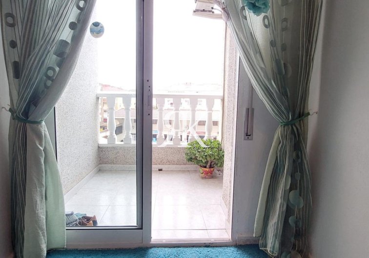 Segunda mano - Apartamento  - Torrevieja - Estacion De Autobuses