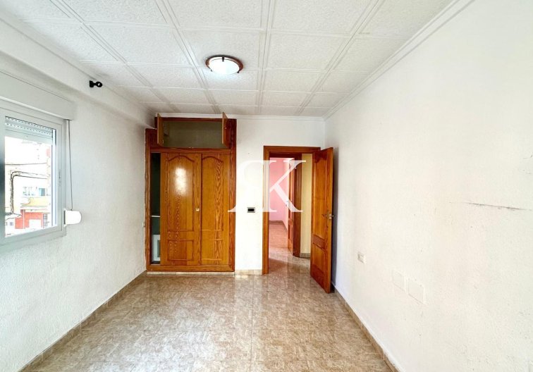 Segunda mano - Apartamento  - Torrevieja - Estacion De Autobuses