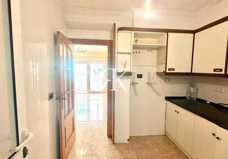 Segunda mano - Apartamento  - Torrevieja - Estacion De Autobuses