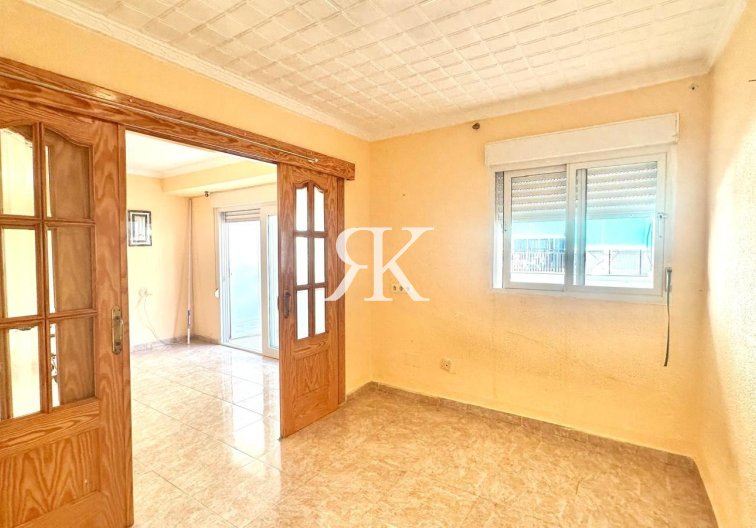 Segunda mano - Apartamento  - Torrevieja - Estacion De Autobuses