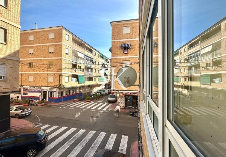 Segunda mano - Apartamento  - Torrevieja - Estacion De Autobuses