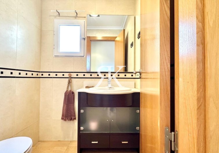 Segunda mano - Apartamento  - Torrevieja - Centro