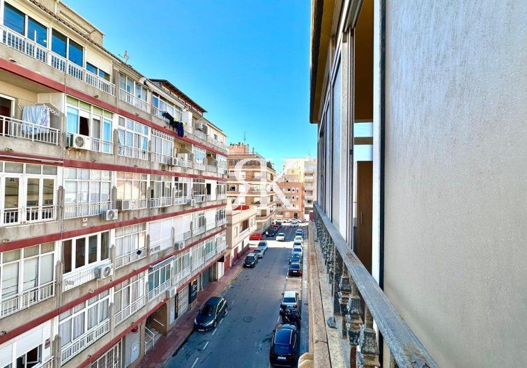 Segunda mano - Apartamento  - Torrevieja - Centro