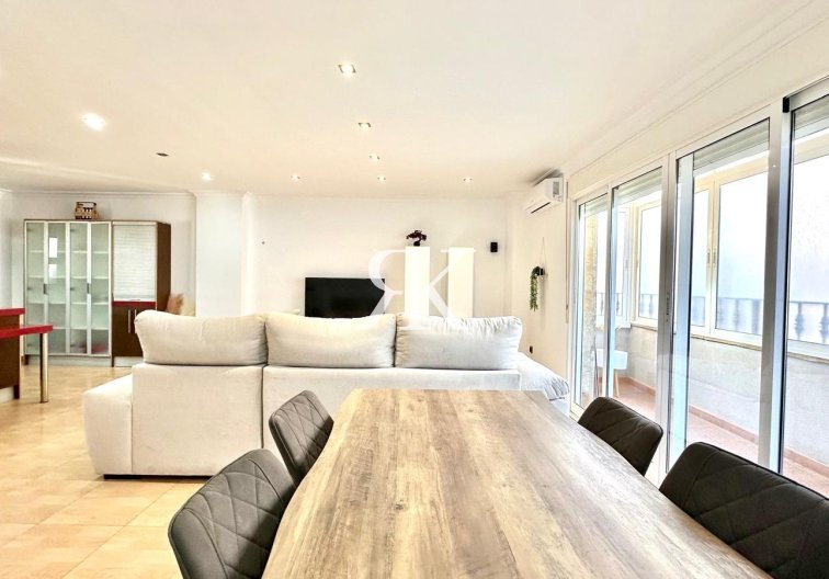 Segunda mano - Apartamento  - Torrevieja - Centro