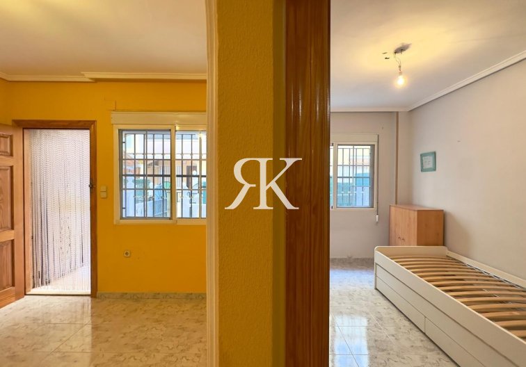Segunda mano - Apartamento  - Torrevieja - La Mata Pueblo