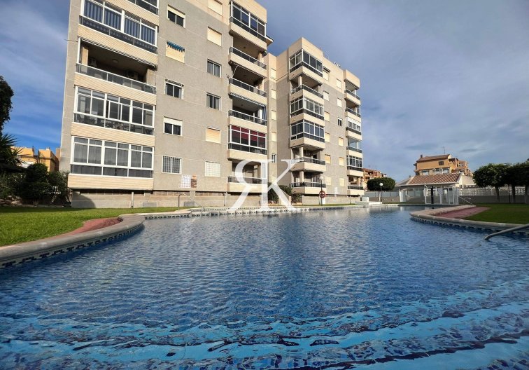 Resale - Apartment - Torrevieja - Aguas Nuevas