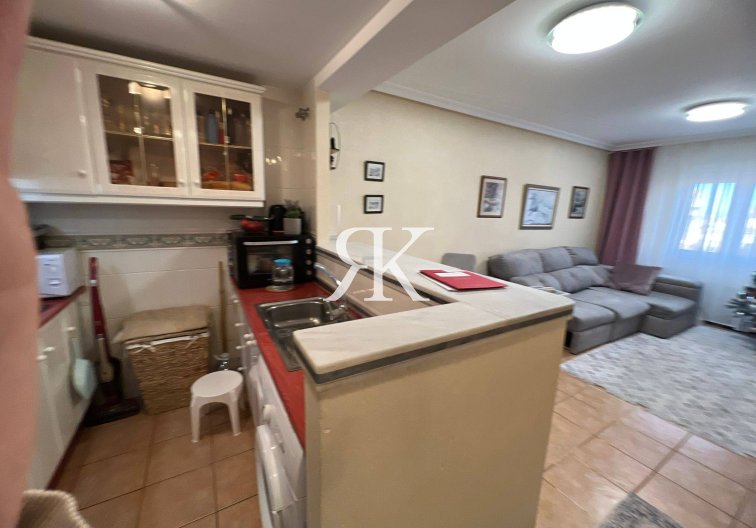 Resale - Apartment - Torrevieja - Aguas Nuevas