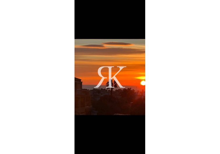 Resale - Apartment - Torrevieja - Aguas Nuevas