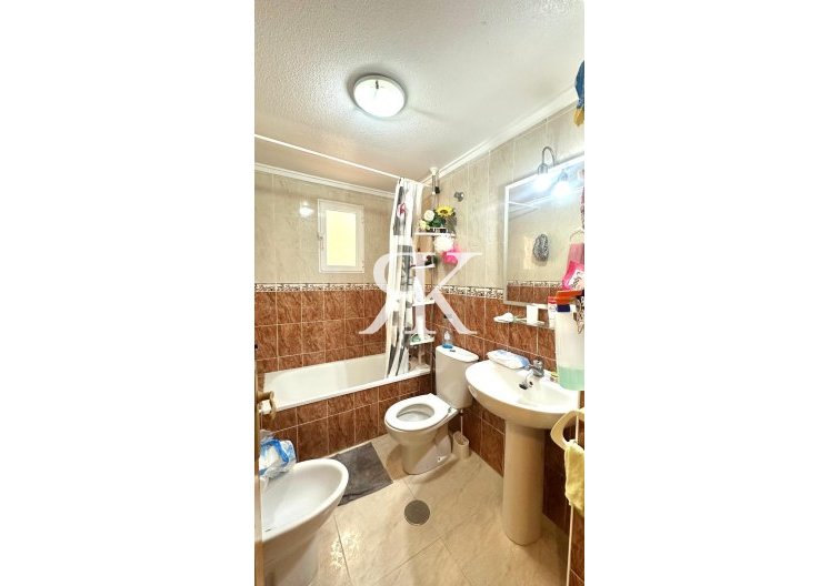 Segunda mano - Apartamento  - Torrevieja - Estacion De Autobuses